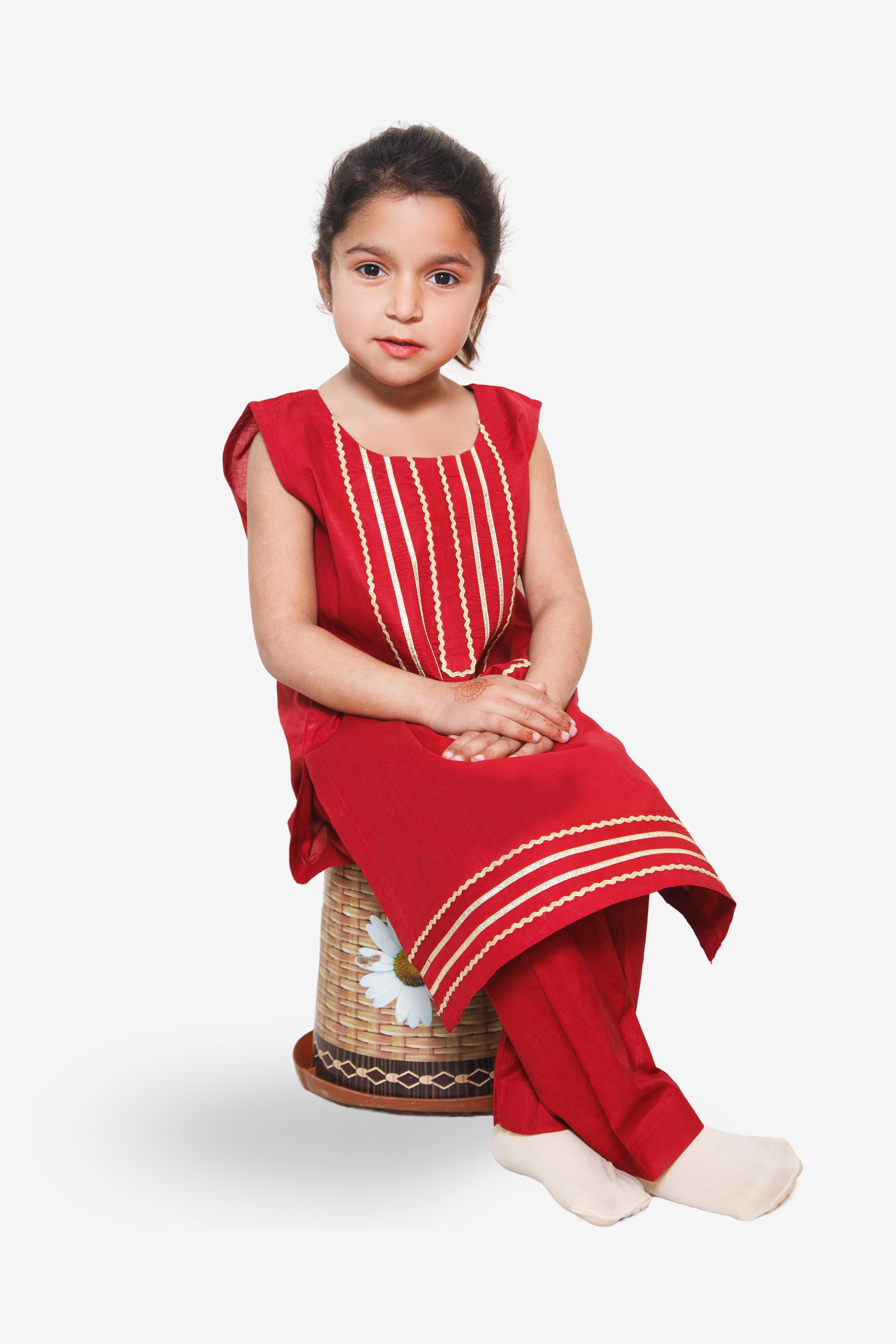 SCARLET GRACE EMBROIDERED SET